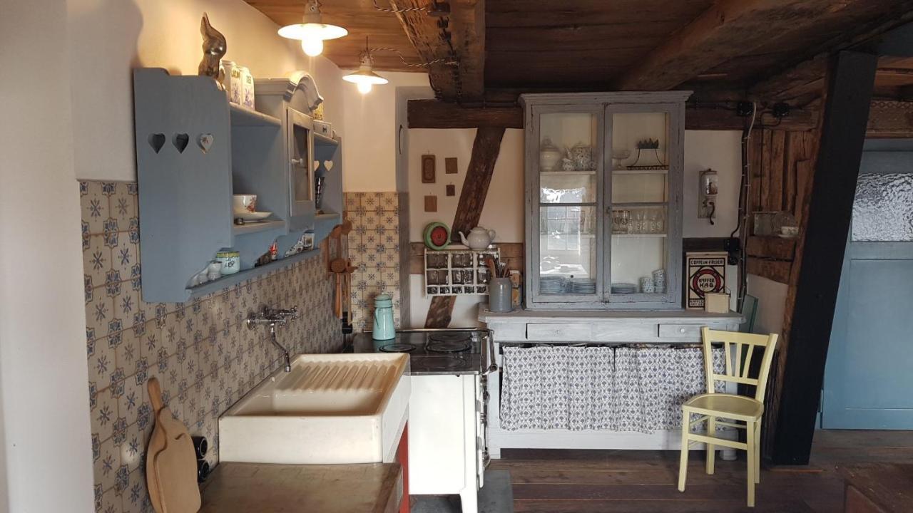 Historisches Fachwerkhaus "Hoher Hirschen" - Stilvolles Studio Und Museales Apartment Mit Romantischem Hof Und Garten Бодман-Людвигсхафен Экстерьер фото